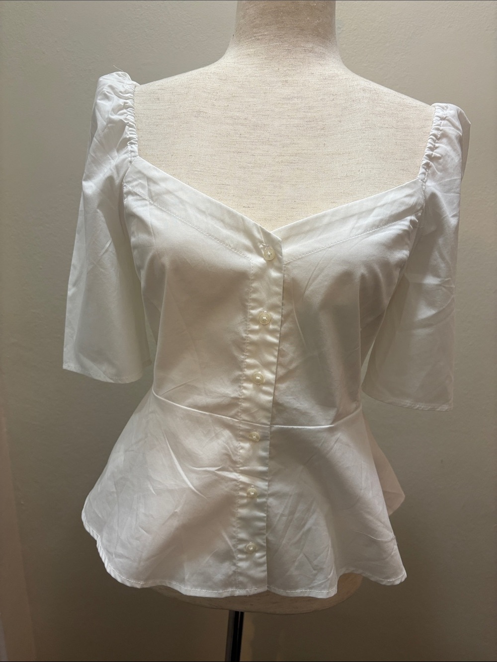Gap White Peplum Button-Front Women's Top. Smocked back. M